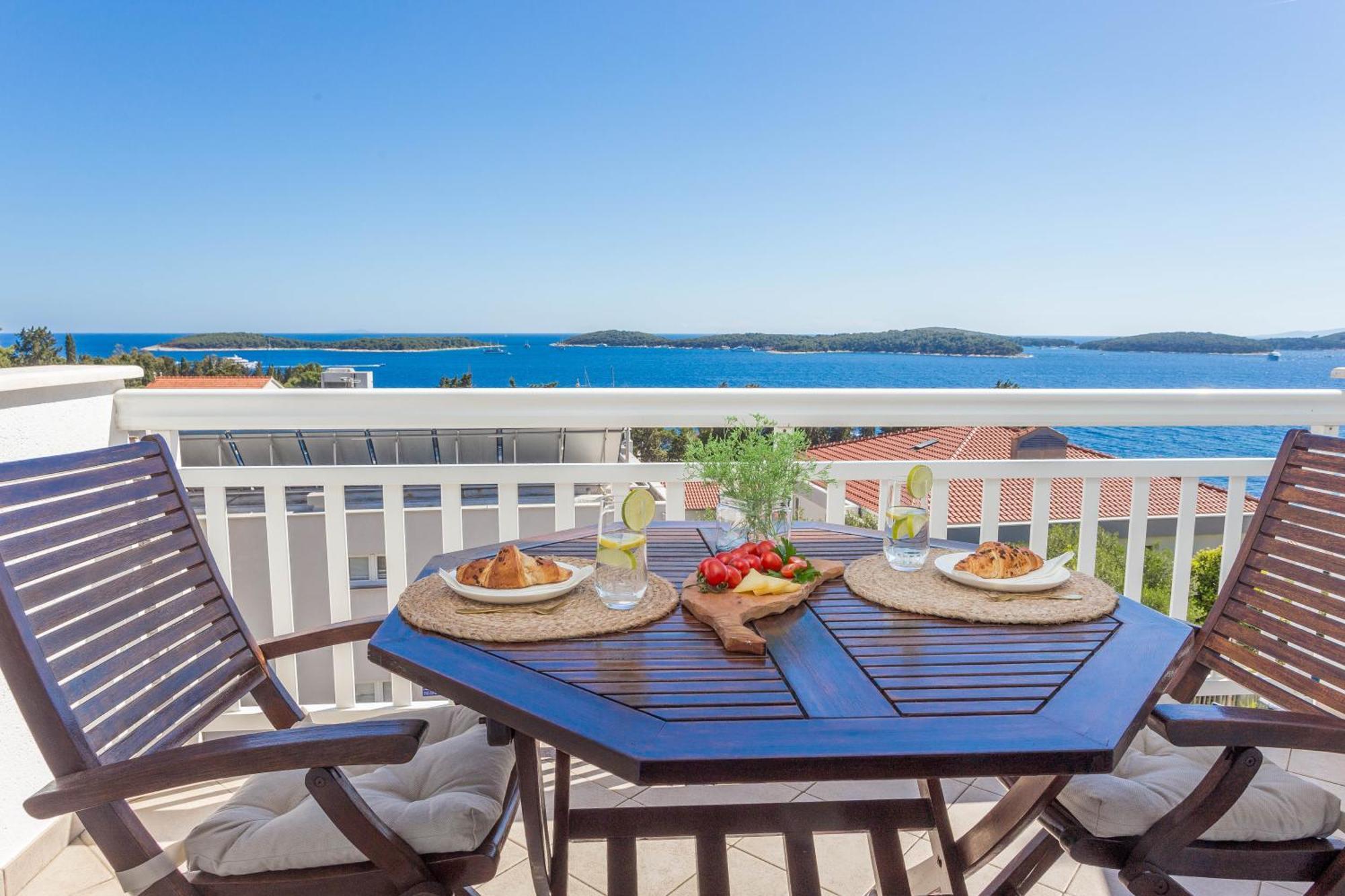 Tia Hvar View Apartment